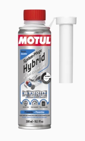 e-FUEL SYSTEM CARE, Чистящее средство, система впрыска бензина,
Очиститель топливной системы (гибрид) 300мл (110886) Motul
Motul e-Fuel System Care: Профессиональный уход за топливной системой для гибридных автомобилей
Motul e-Fuel System Care – ваш лучший выбор. Специально разработанный для гибридных электрических/бензиновых автомобилей этот продукт гарантирует эффективную работу вашего двигателя и долговечность системы впрыска топлива.
Особенности и преимущества:
Сохранение и оптимизация топлива: Уникальная формула Motul e-Fuel System Care обеспечивает сохранение качества топлива в течение длительного периода, минимизирует образование конденсата и предотвращает образование отложений на форсунках и в топливной системе. Регулярное использование также помогает снизить расход топлива и выбросы вредных веществ.
Очистка и защита: Motul e-Fuel System Care не только очищает форсунки для лучшего распыления топлива, но и защищает ваш бензиновый двигатель от образования отложений и лаков на впускных клапанах и в камере сгорания.
Простое применение: Просто добавьте Motul e-Fuel System Care в топливный бак перед заправкой. Один флакон рассчитан на 50 литров топлива, а регулярное использование гарантирует постоянную чистоту и эффективность вашей топливной системы.
Не забывайте о безопасности: соблюдайте меры предосторожности во время применения.
Рекомендации:
Для достижения наилучших результатов регулярно используйте Motul e-Fuel System Care.
Не превышайте рекомендованную концентрацию и дозировку.
Храните в прохладном и сухом месте, избегайте воздействия прямых солнечных лучей.
Пусть ваш гибридный автомобиль работает на полную мощность с Motul e-Fuel System Care.