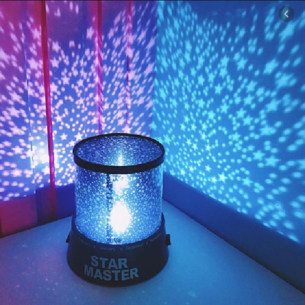 100-1, Lampa de masa,
Проектор-ночник Star master (звезды)
