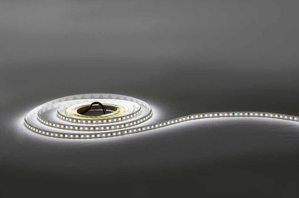 10412017, Banda LED LED 12V 120led/m 4000K   (Pretul pentru 1 metru),
Светодиодная лента LED VIP120 12V 9.6W 120led/m 1040lm/m 4000K IP20   (ЦЕНА ЗА 1МЕТР) 
Мощность (Вт/м) 9.6 
Напряжение (В) 12V DC
Цветовая температура (K) 4000K
Цвет свечения белый нейтральный
Световой поток (Лм/м) 1040
Индекс цветопередачи (Ra) 80
Кол-во светодиодов LED/м 120
Цвет корпуса белый
Степень защиты оболочки (IP) IP20
Время разогрева (с) 1
Время запуска (с) 0.5
Световой поток после 6000 ч (%) 90
Срок службы (ч) 30000
Длина (мм) 5000
Ширина (мм) 8
Гарантия (мес.) * при бытовом некоммерческом использовании	24
